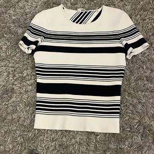 ALC to the waist short sleeve top. Great with trousers